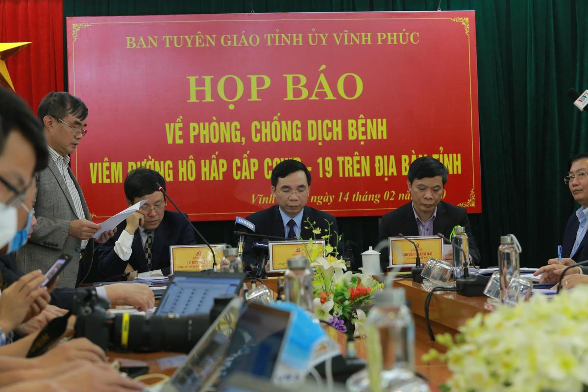 Vĩnh Phúc họp báo sau khi có 11 người nhiễm virus COVID-19: ‘Các biện pháp đã được triển khai quyết liệt, tình hình dịch bệnh đang được kiểm soát’ Ảnh 1