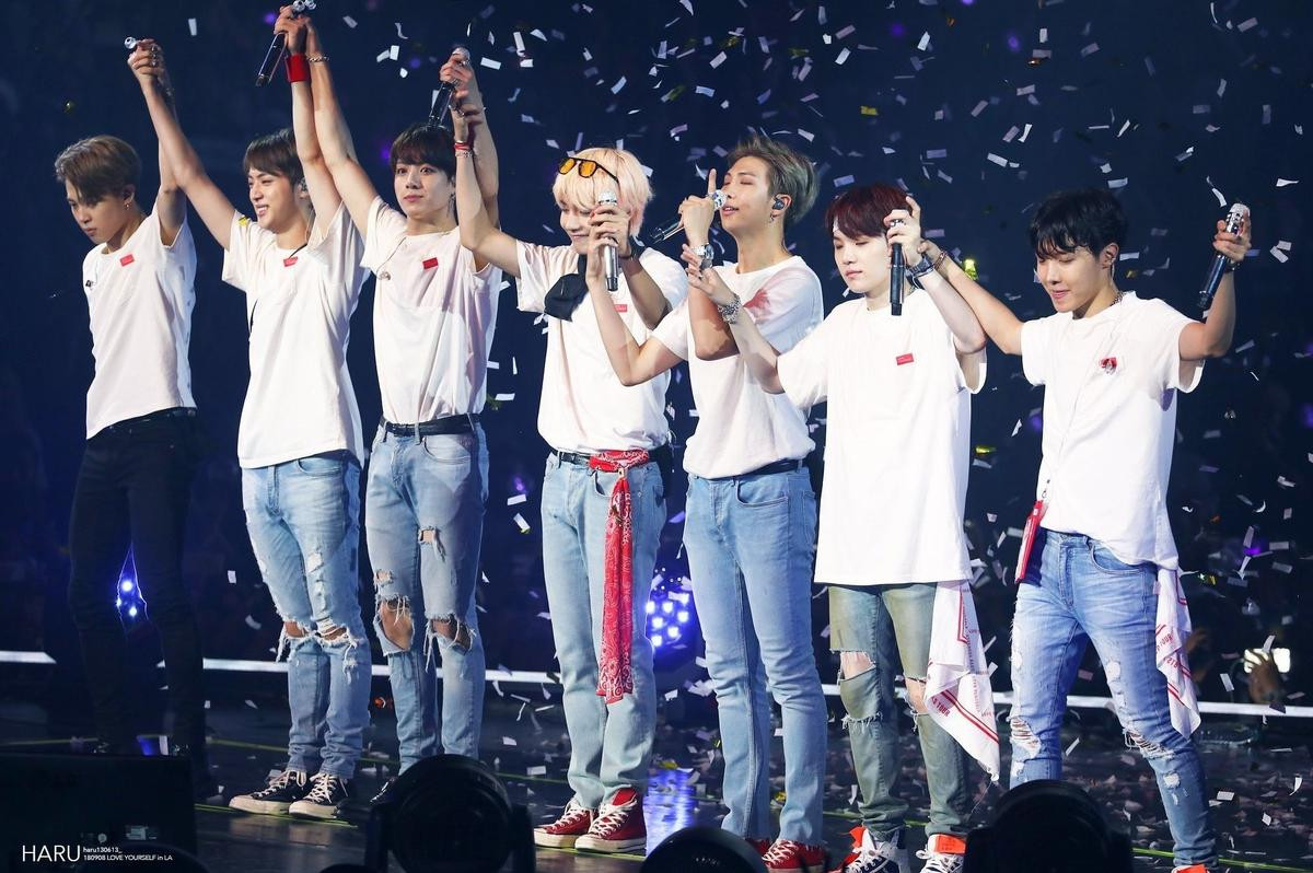 Concert 'khủng' của BTS ở SVĐ Wembley chiến thắng giải 'Khoảnh khắc âm nhạc của năm' tại NME Awards 2020 Ảnh 1