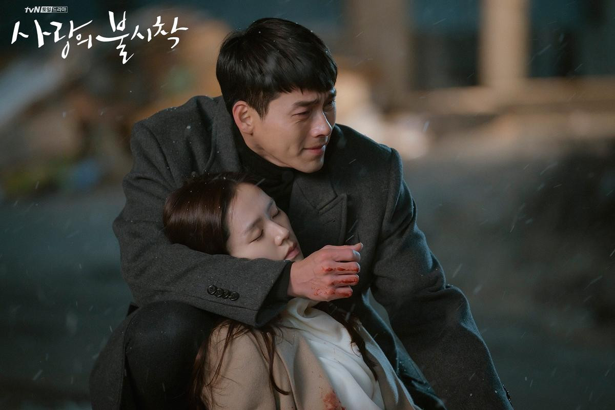 'Hạ cánh nơi anh' tập 15: Hyun Bin và Son Ye Jin chia tay trong nước mắt? Ảnh 1