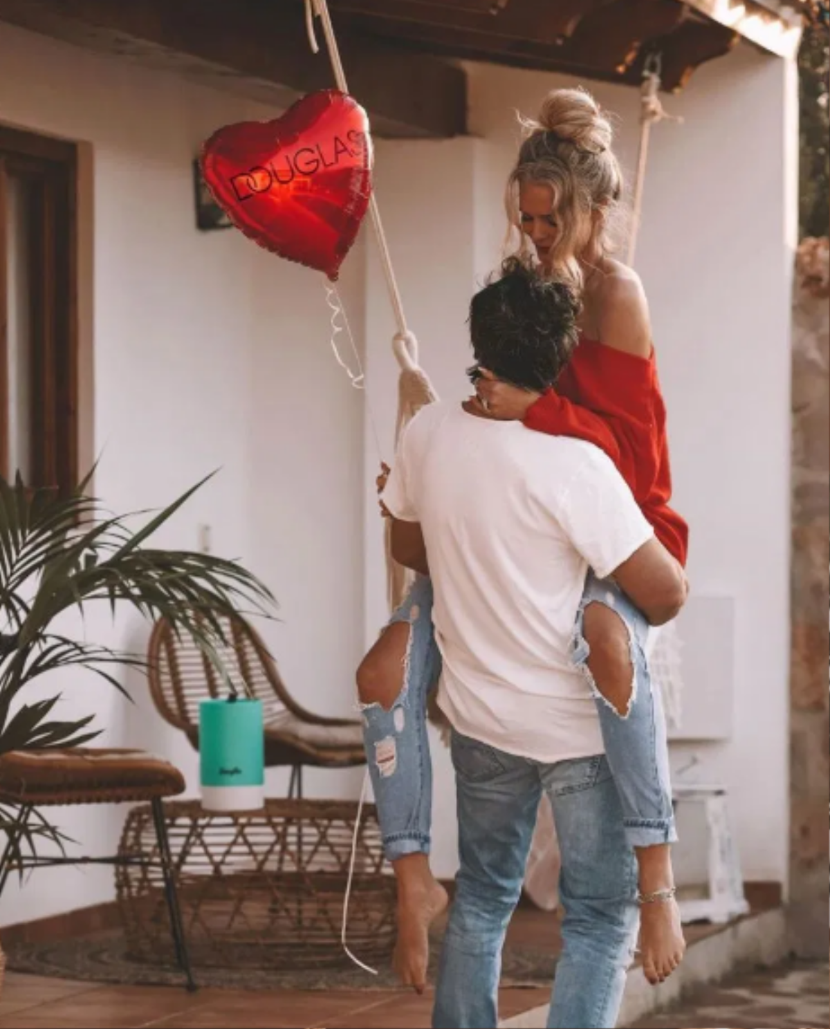 Hội con nhà giàu đọ độ sang chảnh ngày Valentine Ảnh 9