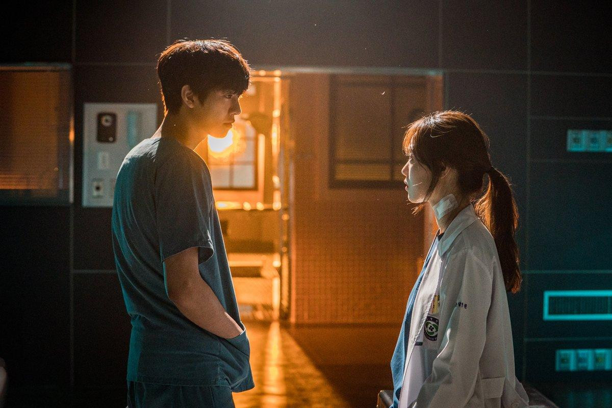 Rating phim 'Người thầy y đức 2' của Lee Sung Kyung và Ahn Hyo Seop đạt 22.7% - Phim của Seohyun rating ảm đạm Ảnh 1