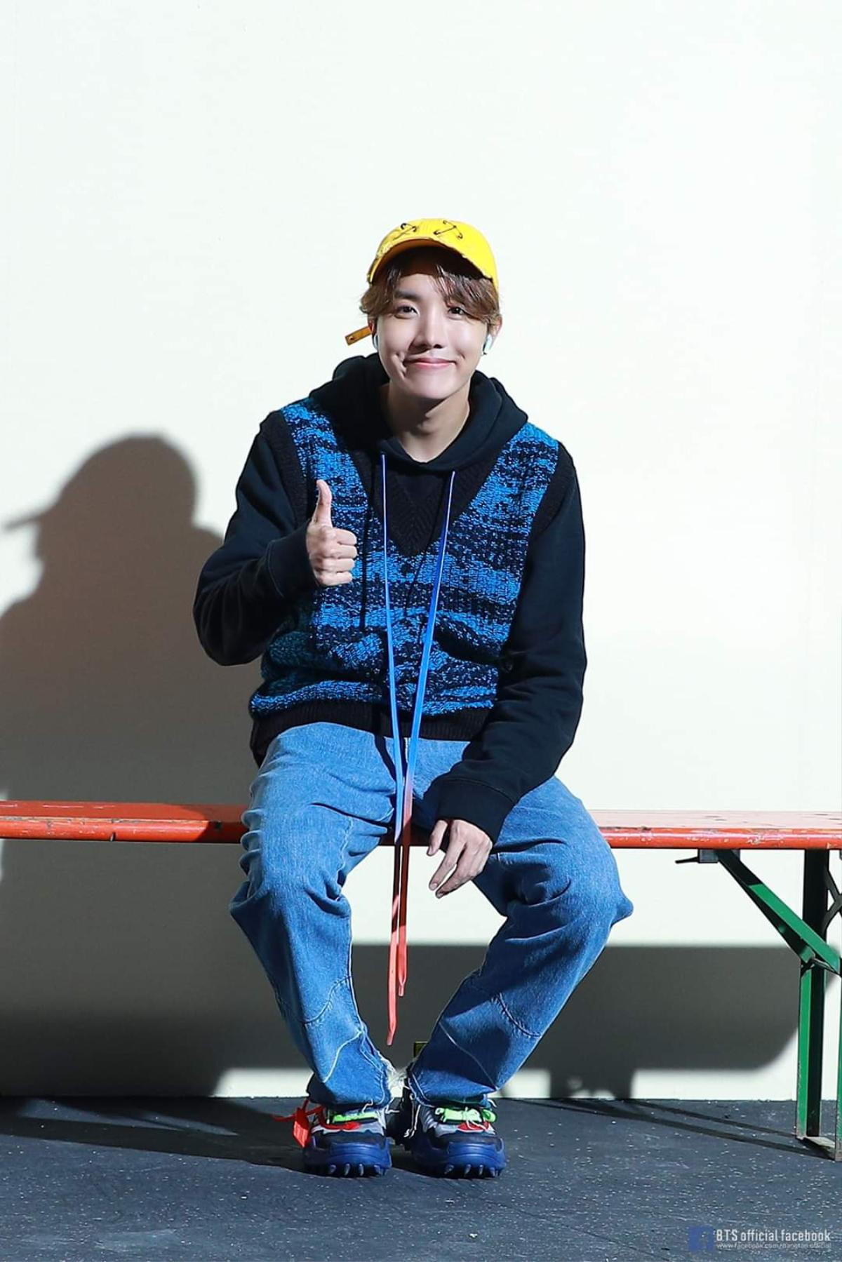 Hashtag mừng sinh nhật J-Hope (BTS) chiếm 9/10 spotlight trending Twitter : Chàng trai hạnh phúc nhất hôm nay! Ảnh 4