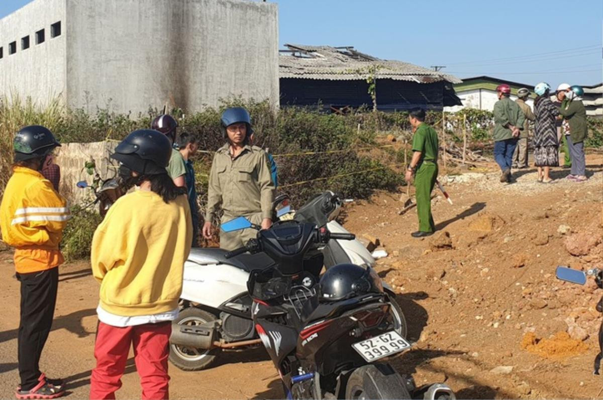 Phát hiện thi thể người đàn ông cháy đen, xung quanh nồng nặc mùi xăng tại khu đất trống ở Lâm Đồng Ảnh 1