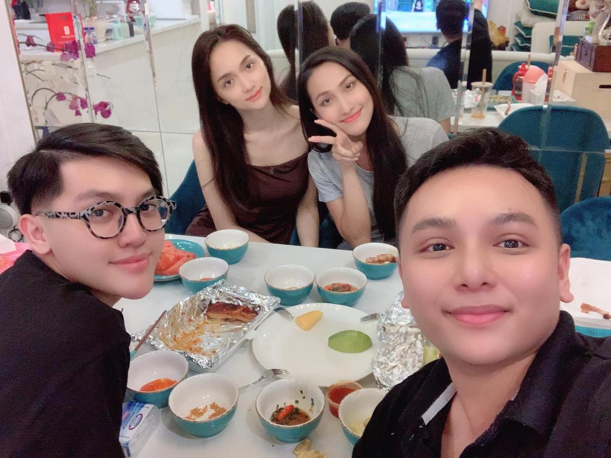 Hương Giang gặp mặt 'truyền may mắn' cho Hoài Sa lập kỳ tích tại Miss International Queen 2020 Ảnh 2