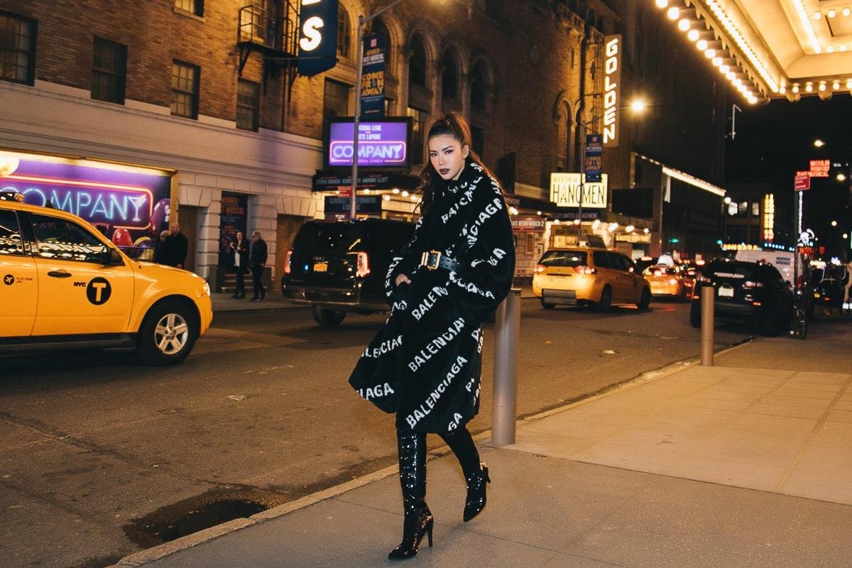 Minh Tú 'biến hóa' street style tại New York: Đẳng cấp phong cách 'tắc kè hoa' sang-xịn-mịn! Ảnh 6