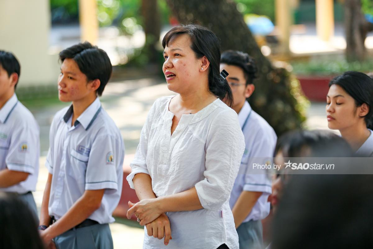 Tập 3 Thiếu niên nói 2020: Bố chạy xe ôm nuôi cả gia đình, con gái xấu hổ 'Bố đừng đến gần cổng trường' Ảnh 5