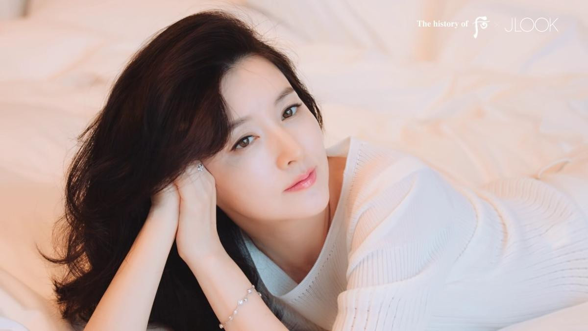 Lee Young Ae ủng hộ 50 triệu won để hỗ trợ chống dịch Covid 19 Ảnh 1