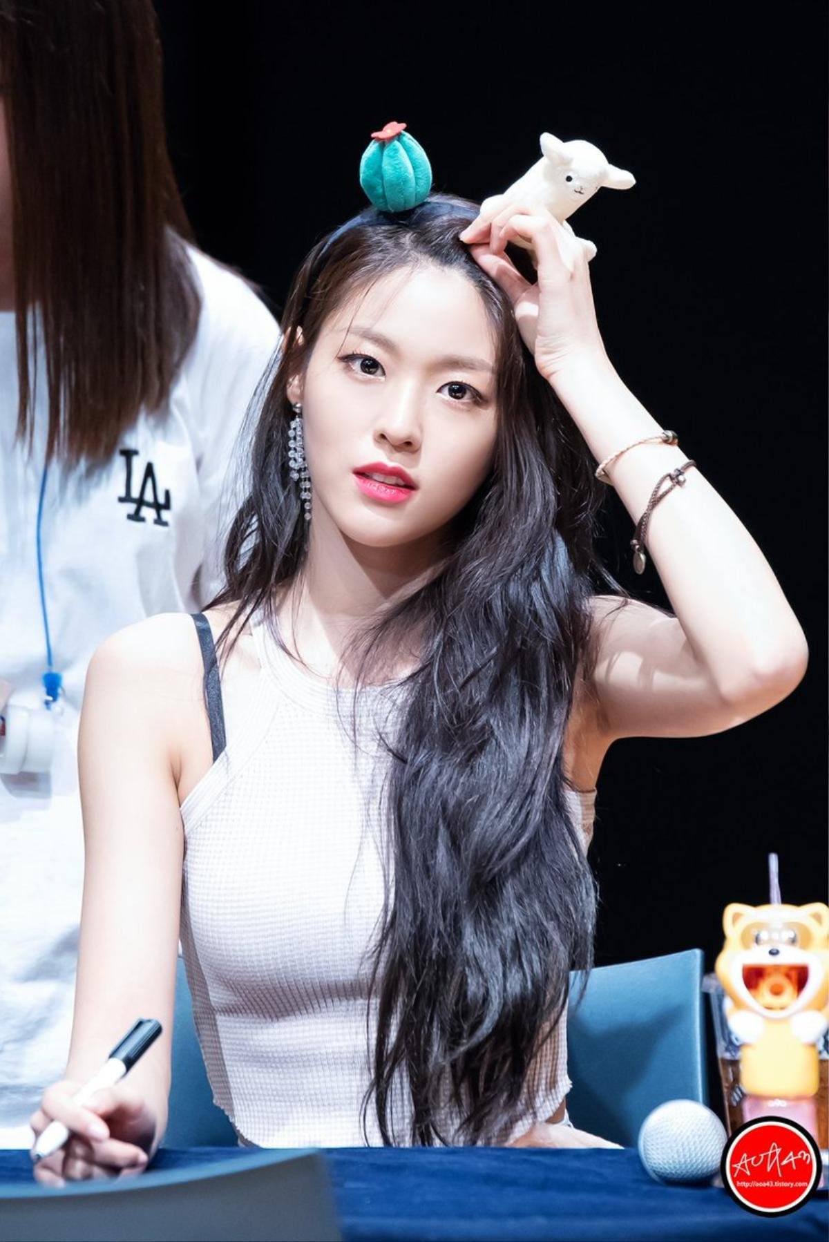 1146 người nhiễm COVID-19 ở Hàn: Seolhyun (AOA) bị Knet chửi rủa vì thái độ thờ ơ Ảnh 3