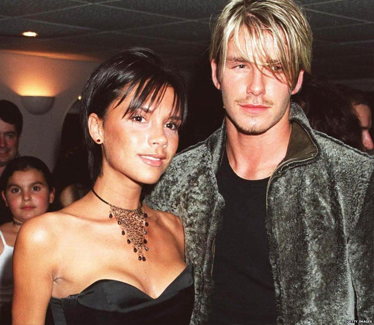 Góc chồng nhà người ta: David Beckham vẫn giữ chiếc vé tàu ghi số điện thoại của Victoria từ năm 1997