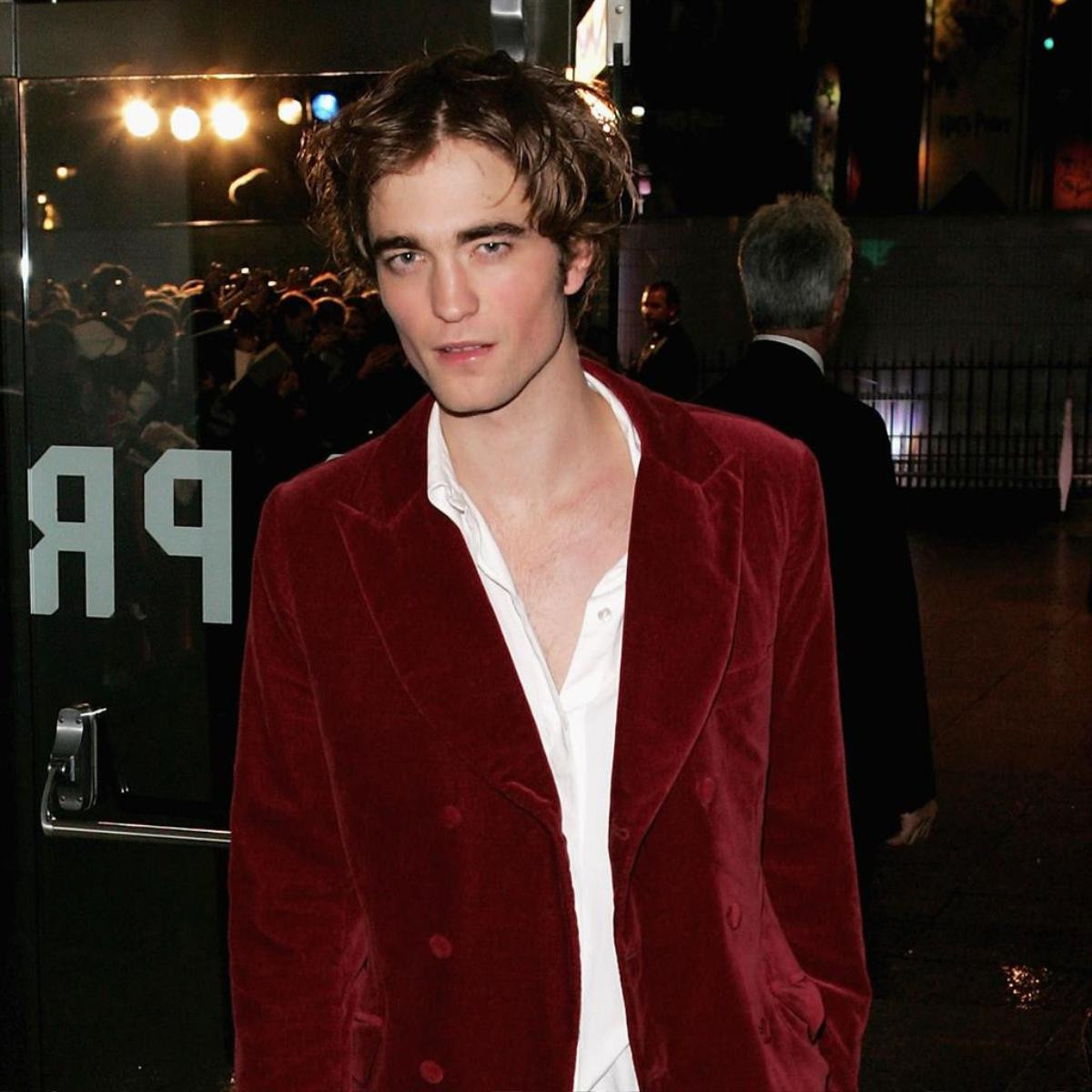 Bộ cánh của Robert Pattinson tại buổi công chiếu Harry Potter là sai lầm thời trang tệ nhất trong sự nghiệp