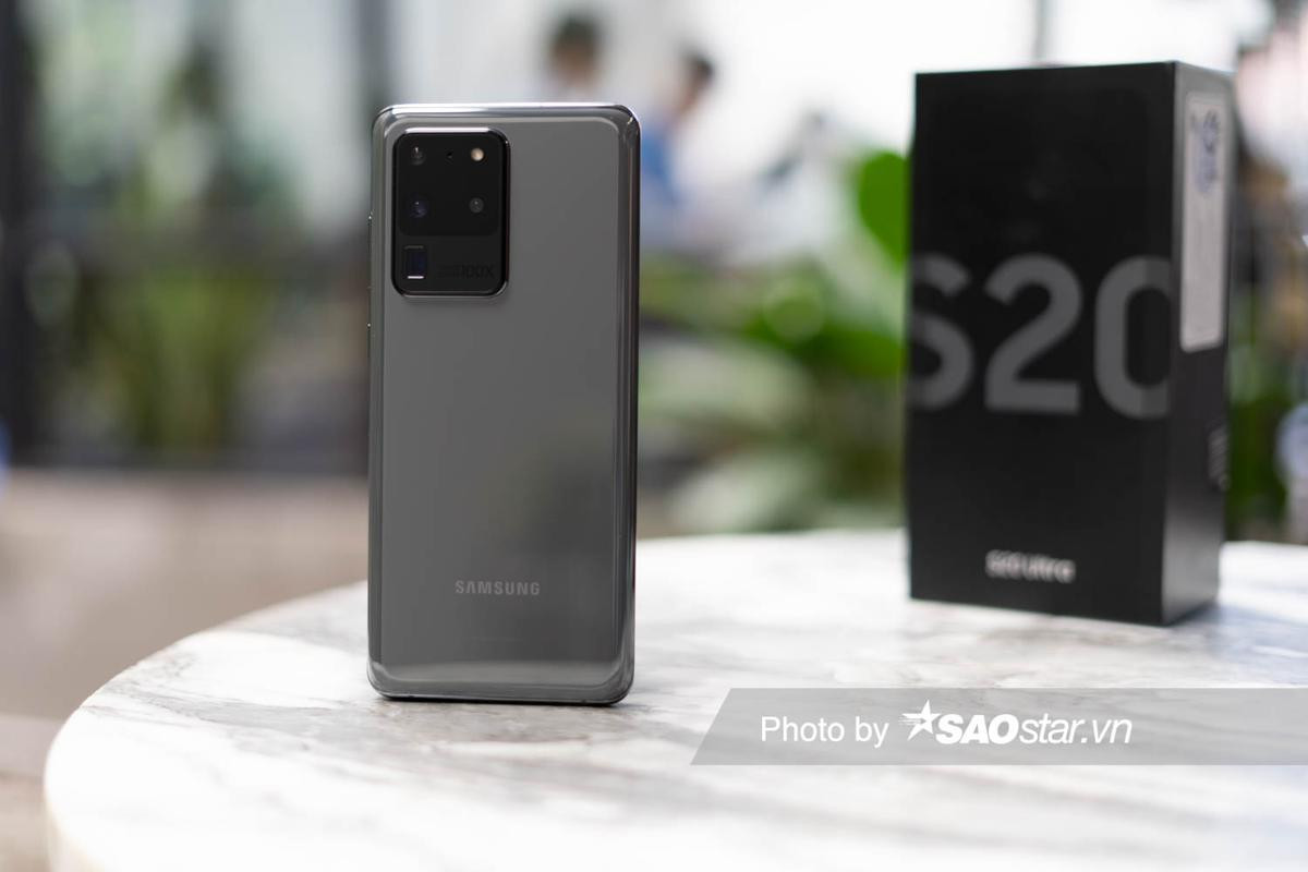 Mở hộp Galaxy S20 Ultra: Kích thước 'siêu to khổng lồ', camera siêu zoom 100X Ảnh 2