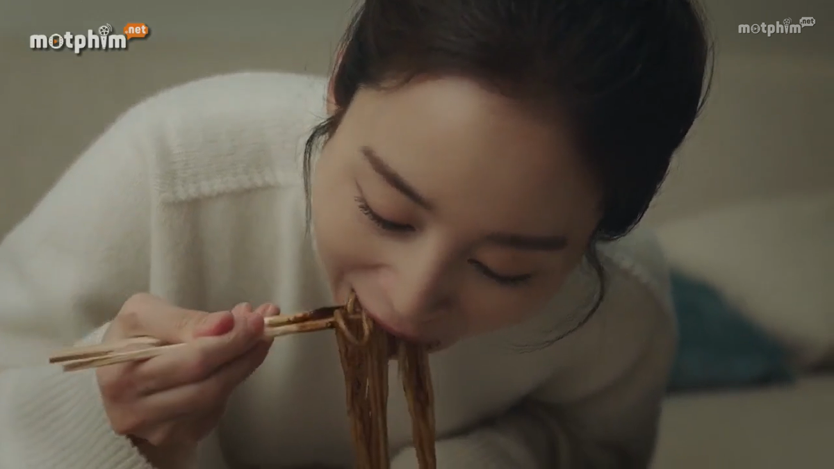 Hi Bye, Mama tập 3: Kim Tae Hee hóa thực thần, ăn gà rán ngon lành như TVC quảng cáo Ảnh 11