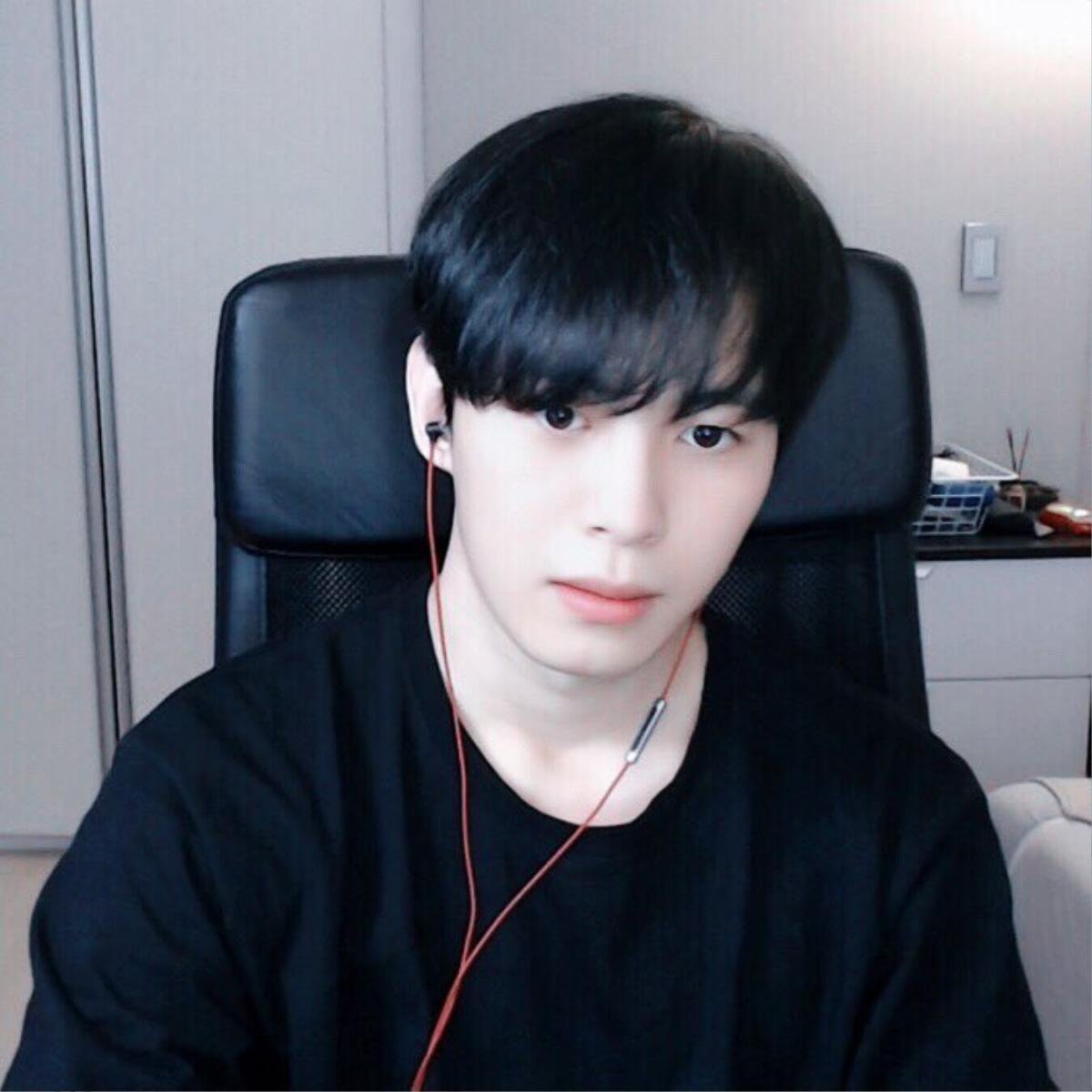 Hongbin (VIXX) lớn tiếng hạ nhục SHINee, EXO, Infinite và Red Velvet Ảnh 1