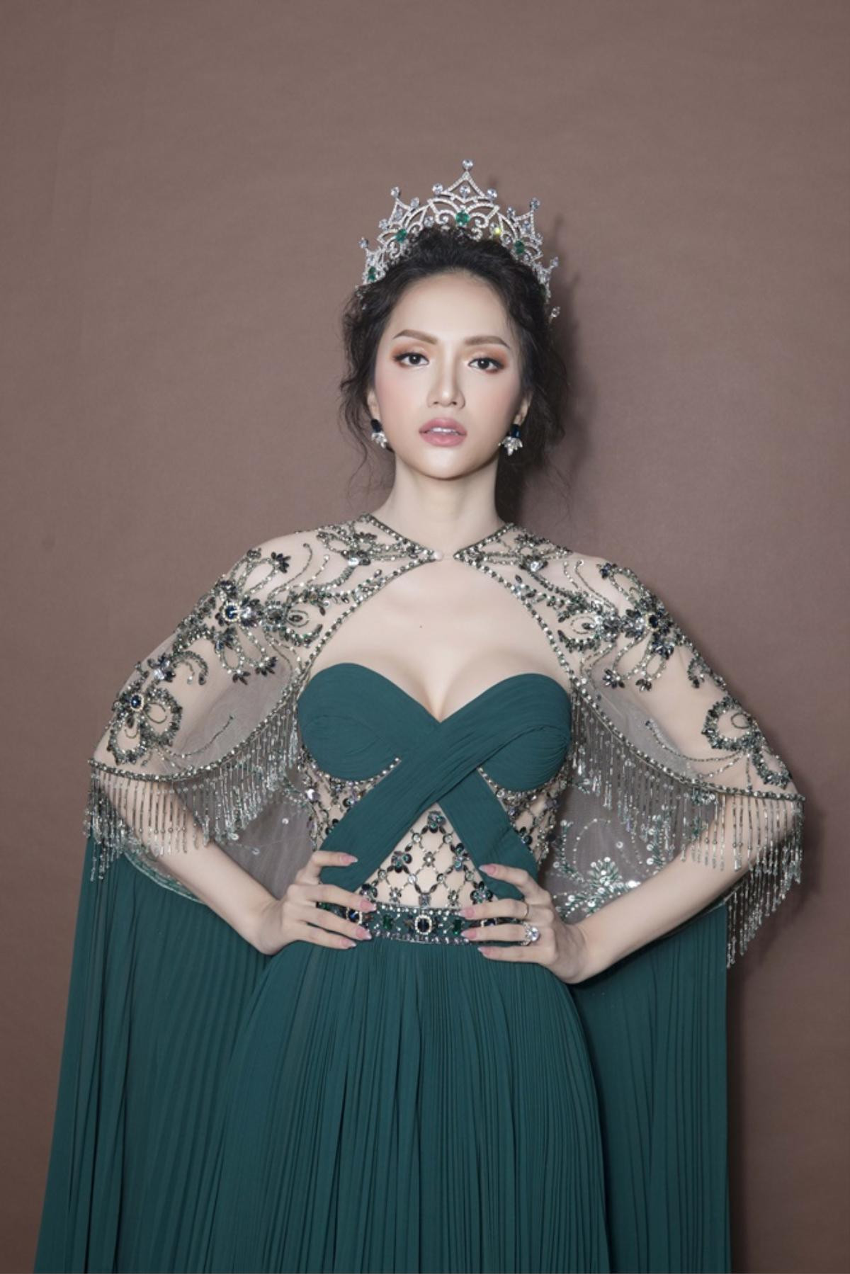 'Bản sao Hương Giang' tại Miss International Queen 2020 lên tiếng: 'Ước gì tôi đẹp đẳng cấp như chị ấy' Ảnh 6