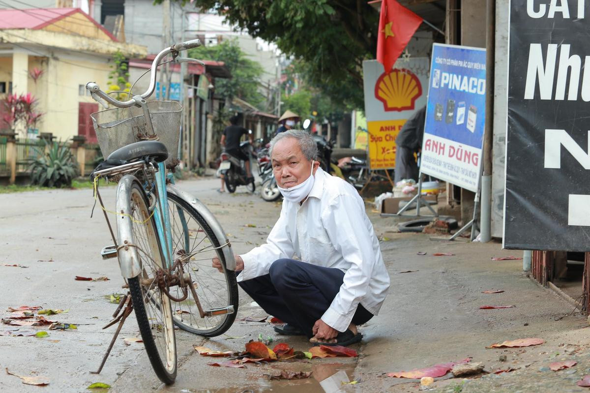 Cuộc sống người dân Sơn Lôi nhộn nhịp trở lại trước giờ dỡ bỏ lệnh phong tỏa, cách ly Ảnh 11