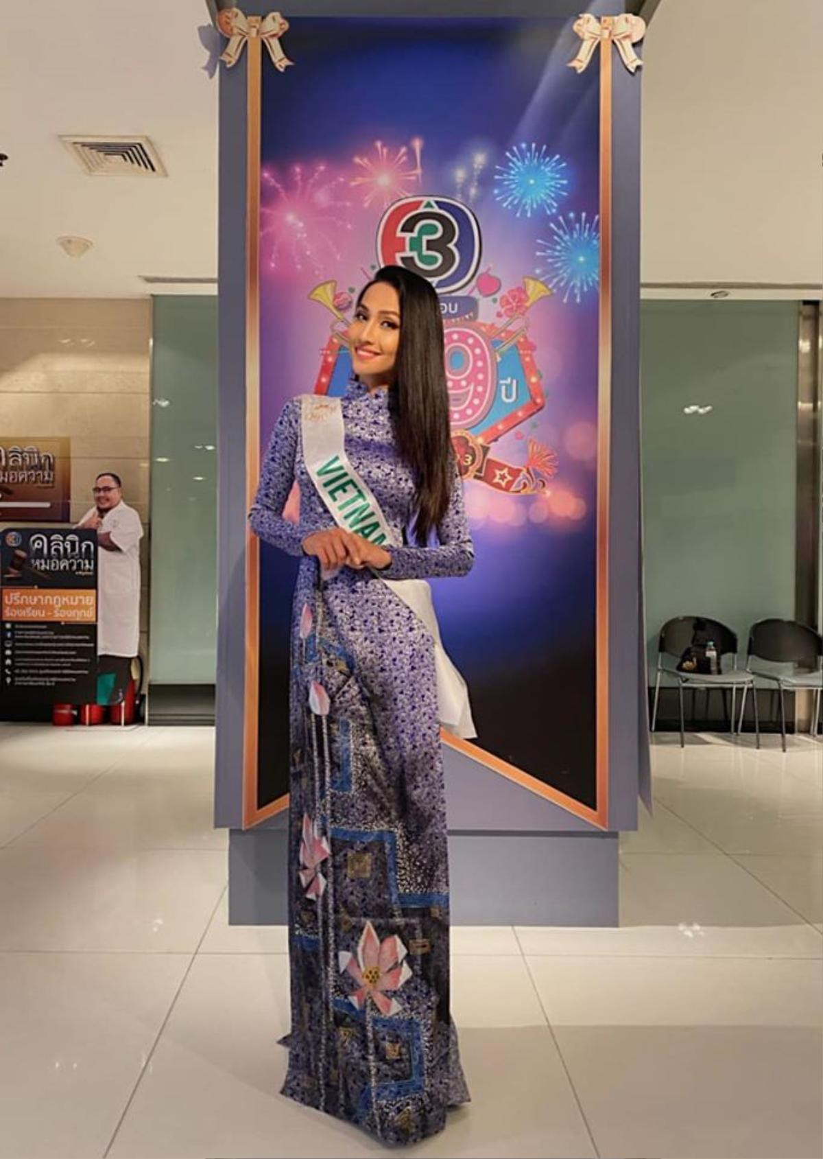 'Bản sao' Pia Wurtzbach - Hương Giang đuối sức ở chặng nước rút, Hoài Sa lội ngược dòng nhờ chiến thuật thời trang khôn khéo Ảnh 3