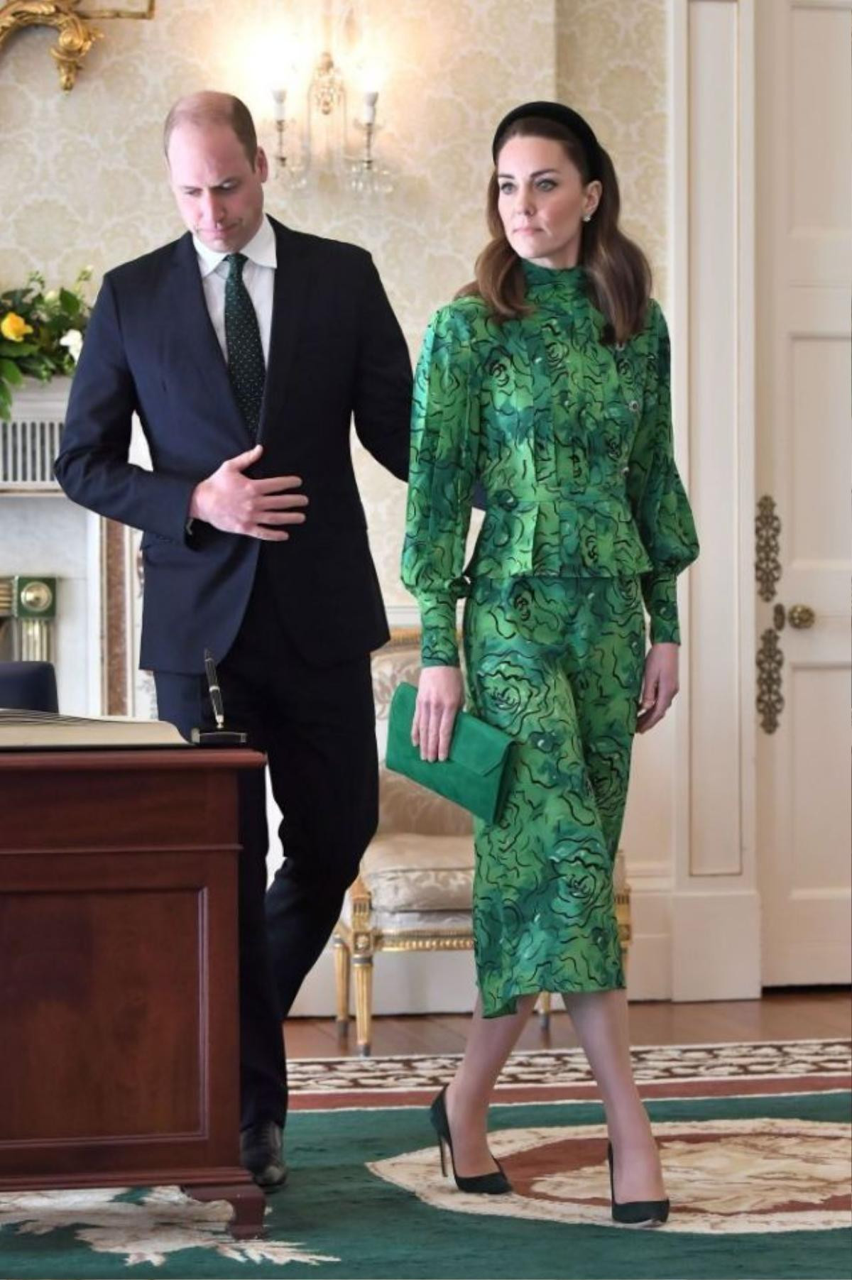 Loạt trang phục xanh bát ngát của công nương Anh Kate Middleton trong chuyến công du tại Ireland Ảnh 4