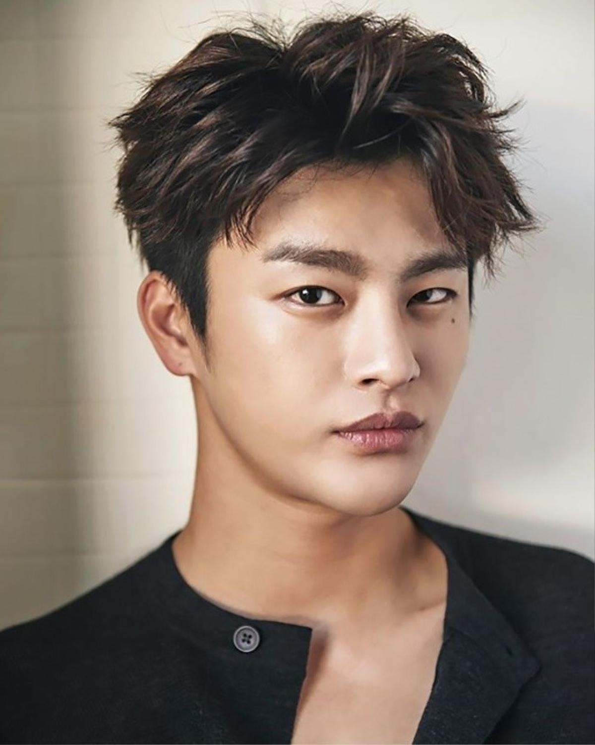 IU đại ngôn rượu Soju năm thứ năm liên tiếp - Seo In Guk trở lại đóng phim điệp viên sau hai năm xa rời màn ảnh nhỏ Ảnh 3