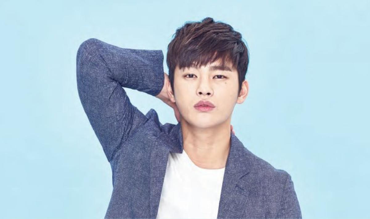 IU đại ngôn rượu Soju năm thứ năm liên tiếp - Seo In Guk trở lại đóng phim điệp viên sau hai năm xa rời màn ảnh nhỏ Ảnh 4