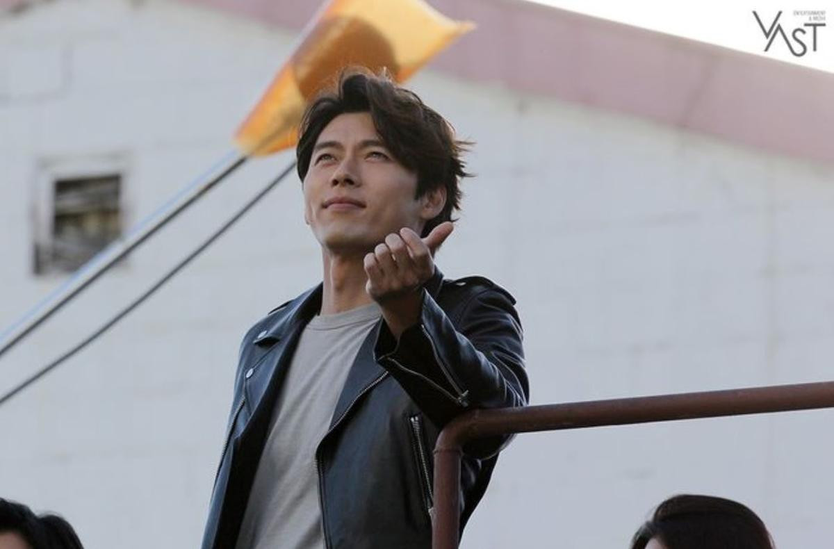 Hình ảnh gợi cảm hiếm hoi của Hyun Bin, khác biệt hoàn toàn với 'Hạ cánh nơi anh' Ảnh 8