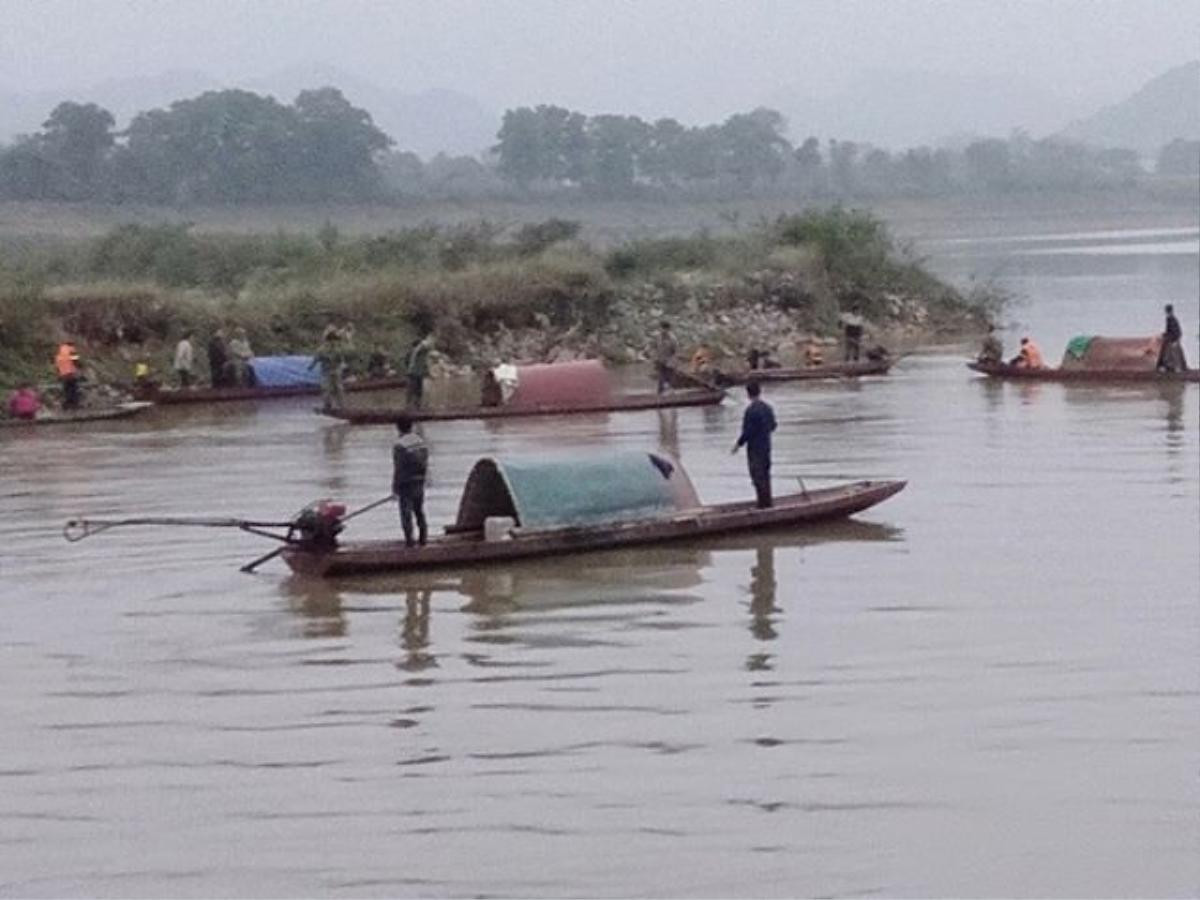 Hai vợ chồng đi đánh cá bị đuối nước thương tâm trên sông Mã Ảnh 1