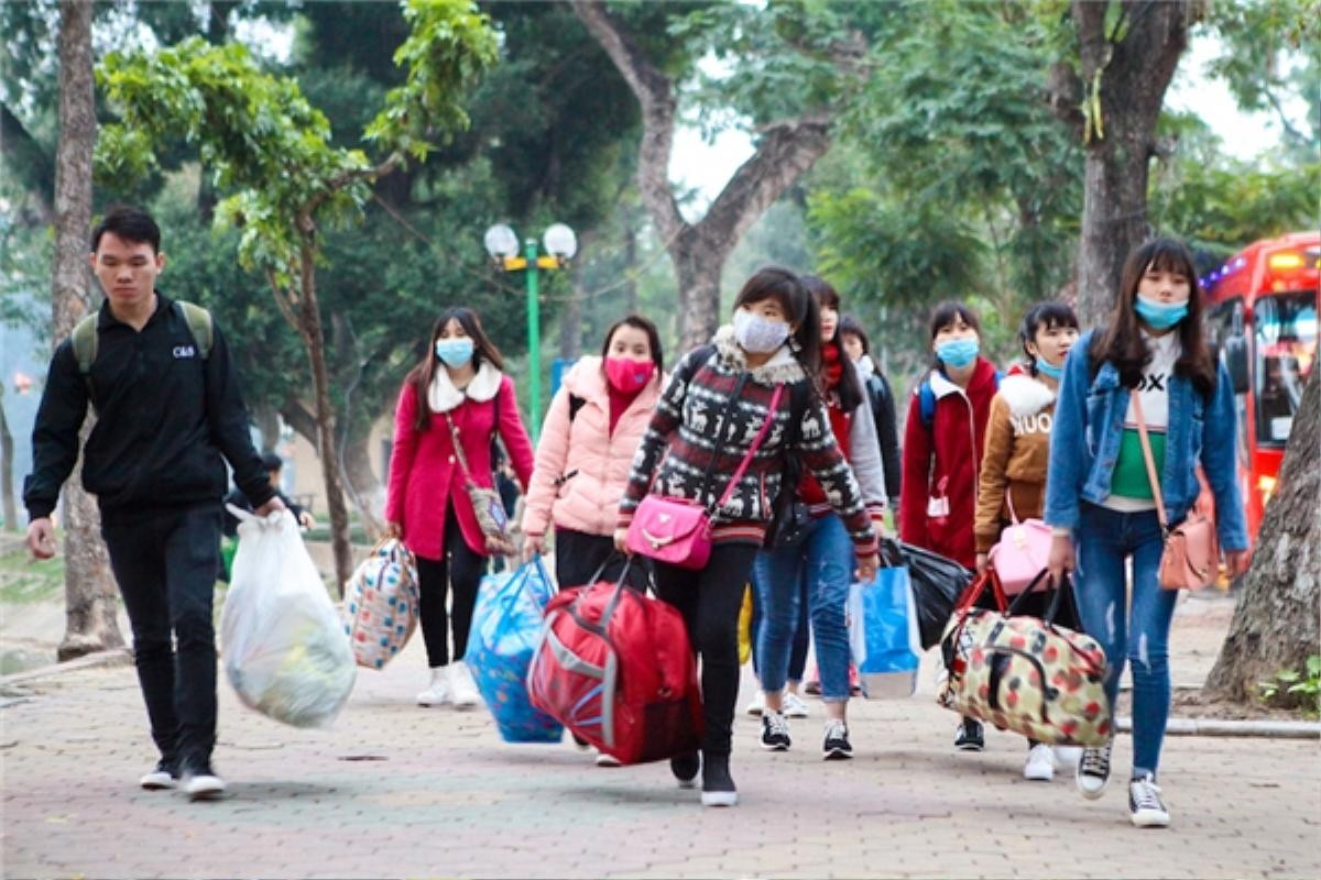 Hà Nội xuất hiện ca nhiễm COVID-19, nhiều trường ĐH gửi thông báo khẩn thay đổi lịch nhập học của sinh viên Ảnh 2