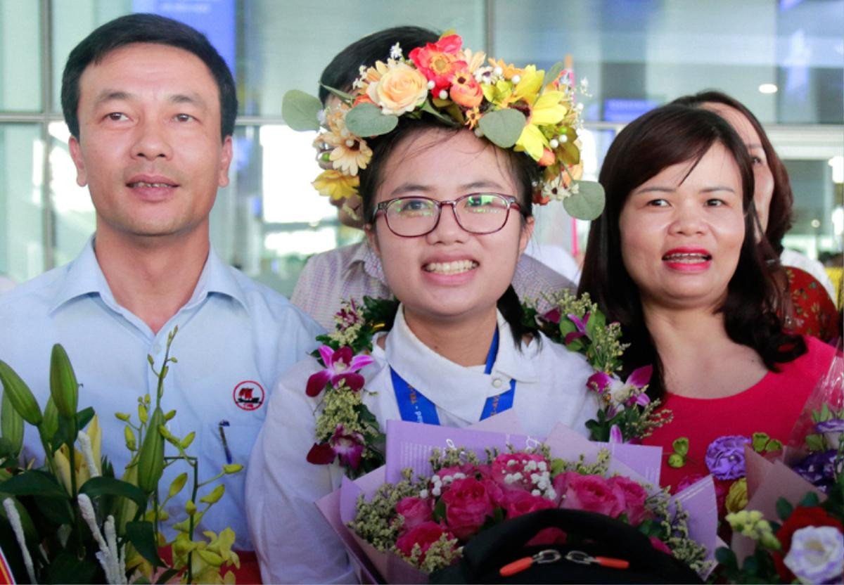 'Là phụ nữ, hãy sống như một đóa hoa, không nhờ ai mà nở rộ cũng chẳng vì ai mà lụi tàn' Ảnh 8