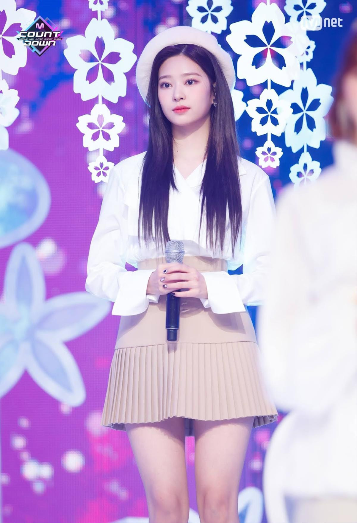 Knet bàn tán về No.1 visual của IZ*ONE nhưng Tzuyu (Twice) lại bất ngờ được gọi tên nhiều nhất Ảnh 2