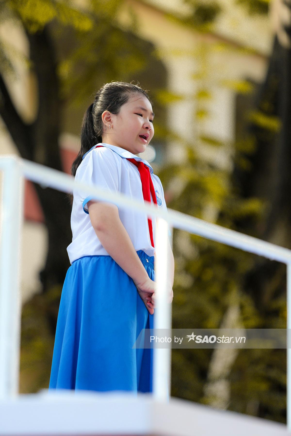 Jun Phạm - Khả Ngân giúp cô bé lớp 4 thấu hiểu lý do người mẹ bệnh tim 'thiên vị' giữa 3 con gái Ảnh 6