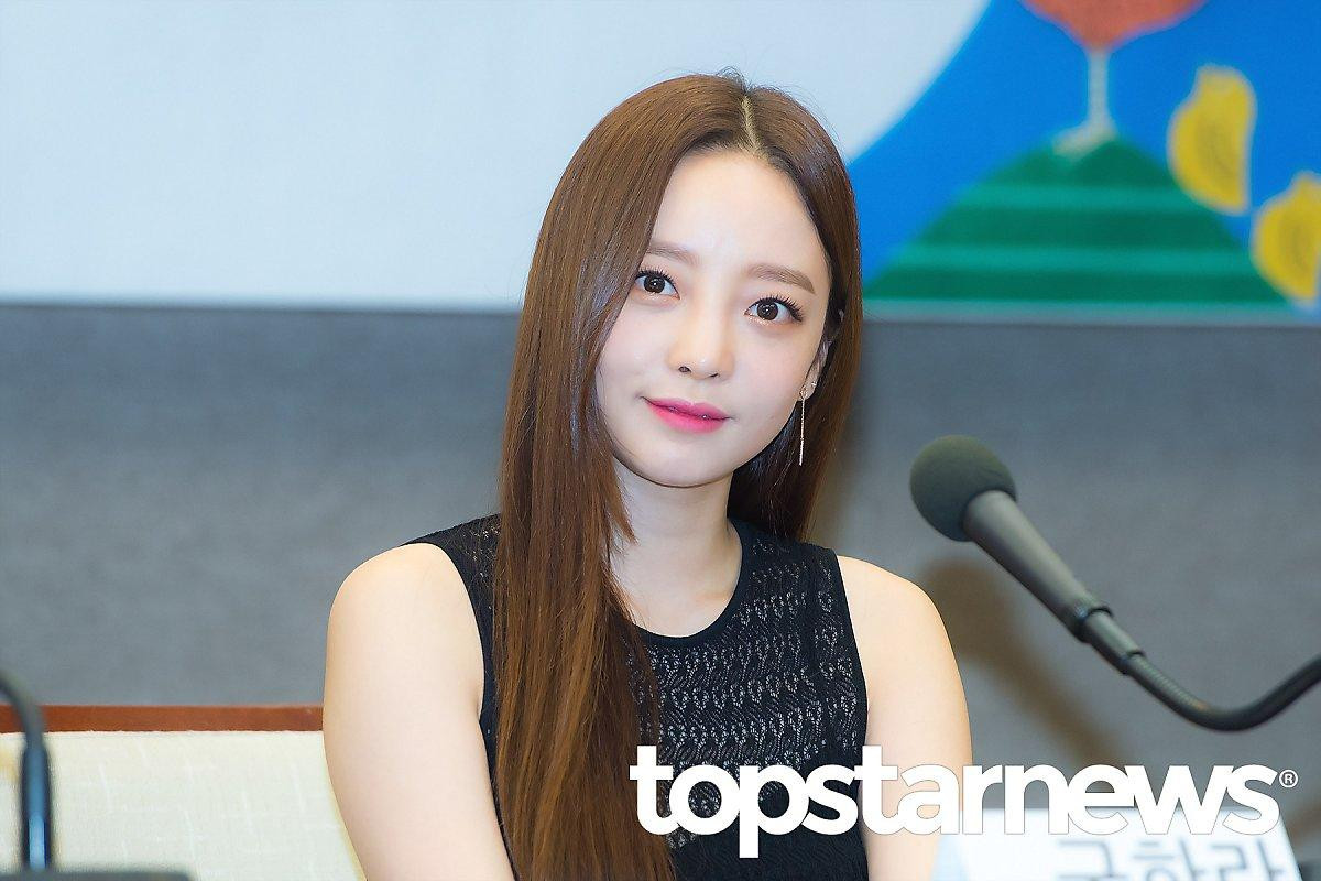 Tưởng niệm 1 năm Goo Hara (KARA) qua đời: Cả làng giải trí Kbiz khóc xé lòng thương tiếc! Ảnh 39