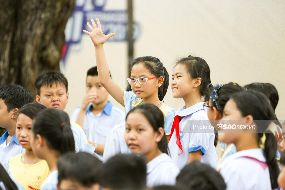 Jun Phạm - Khả Ngân nể phục tài ăn nói của cô bé lớp 3 giúp nhiều học sinh giải tỏa nỗi sợ ma Ảnh 6