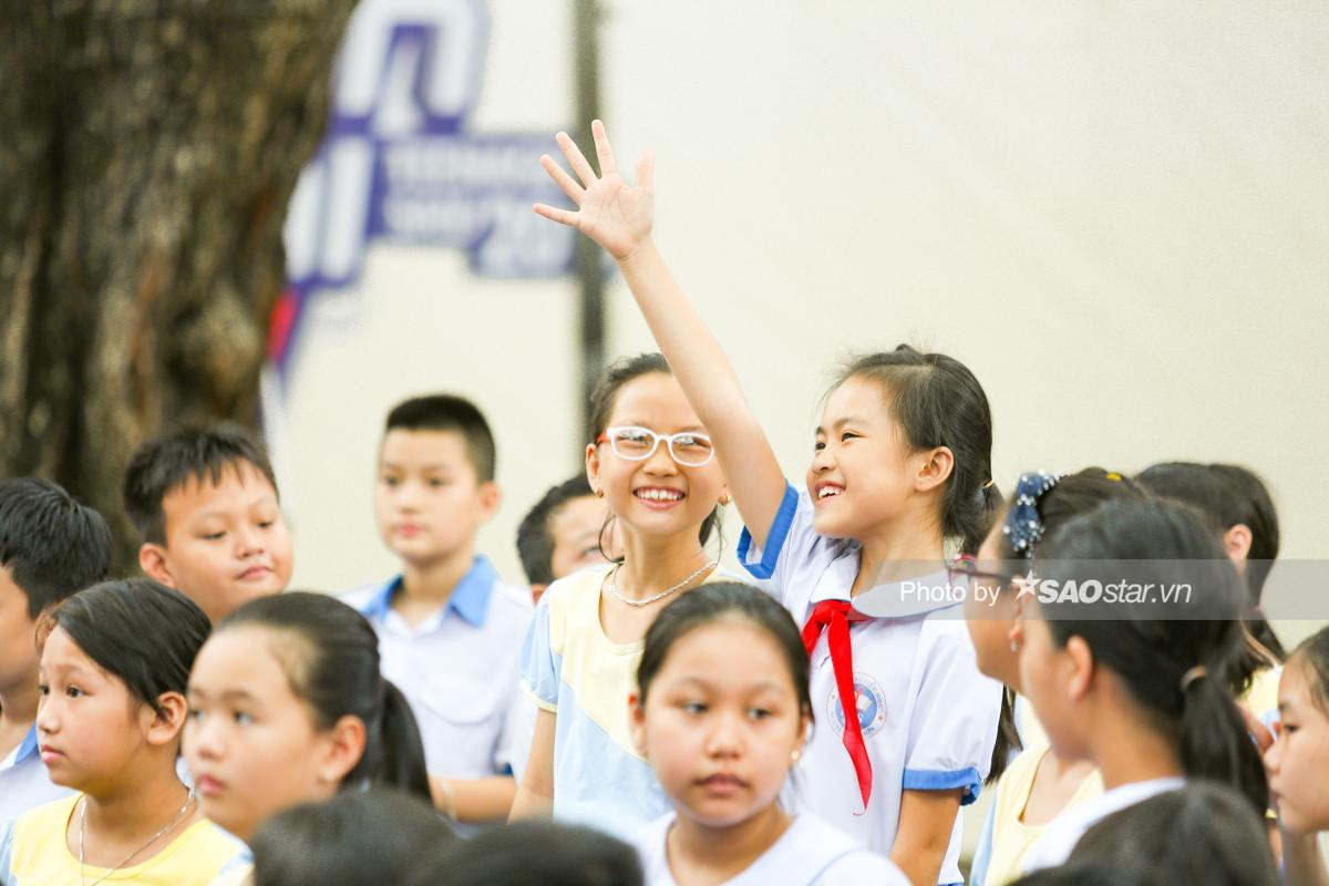 Jun Phạm - Khả Ngân nể phục tài ăn nói của cô bé lớp 3 giúp nhiều học sinh giải tỏa nỗi sợ ma Ảnh 2