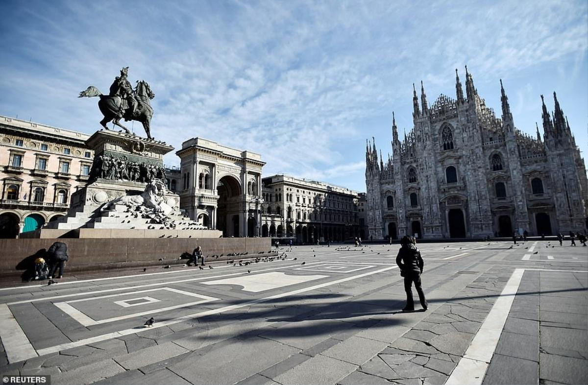 Phong toả cả nước vì COVID-19, Italy ‘vắng tanh vắng ngắt’ Ảnh 13