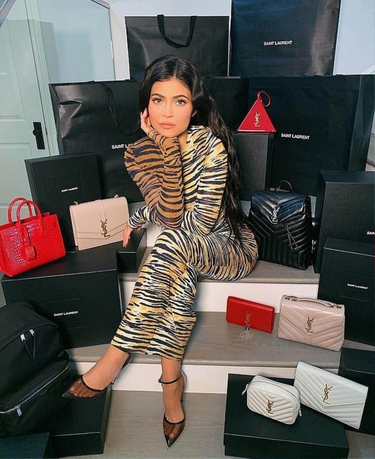 Giàu nứt vách, Kylie Jenner tiếp tục tặng 35.000 USD và loạt túi Gucci cho người hâm mộ Ảnh 7