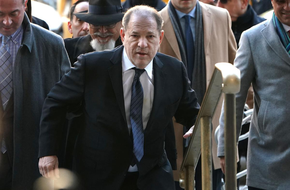 'Yêu râu xanh' Harvey Weinstein nhận cái kết đắng, bị kết án 23 năm tù! Ảnh 1