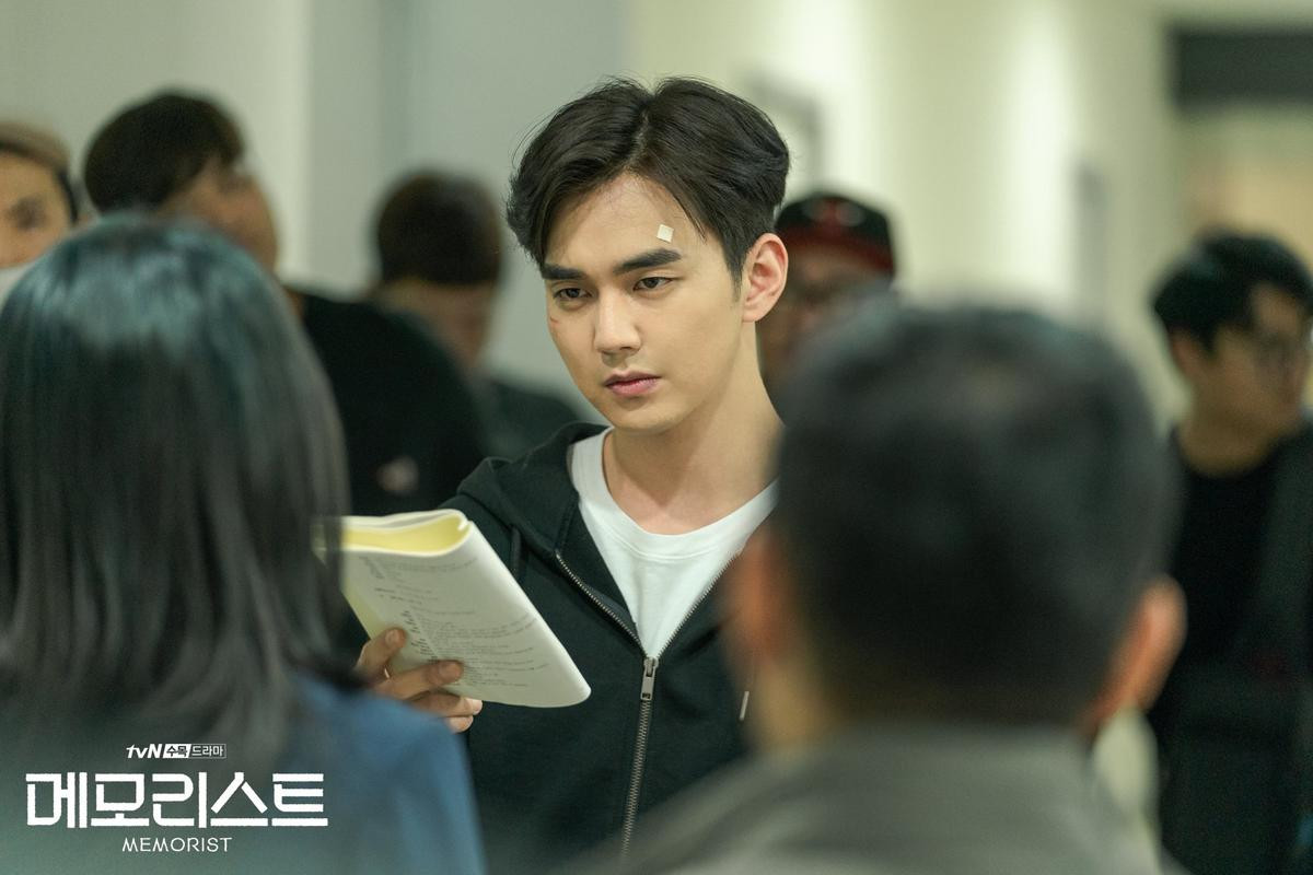 'Em trai quốc dân' Yoo Seung Ho bị chê bai về ngoại hình, Knet phẫn nộ! Ảnh 16