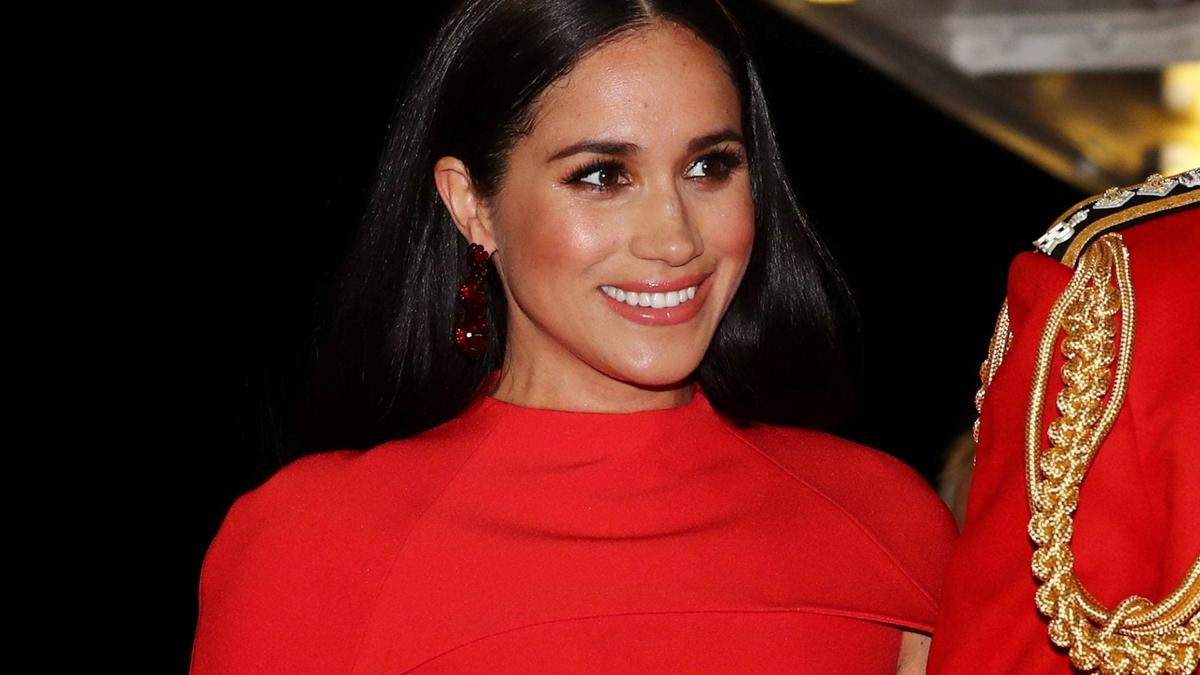 Chuyên gia trang điểm của Meghan Markle bật mí cách đơn giản để có lớp make up bóng khỏe Ảnh 1