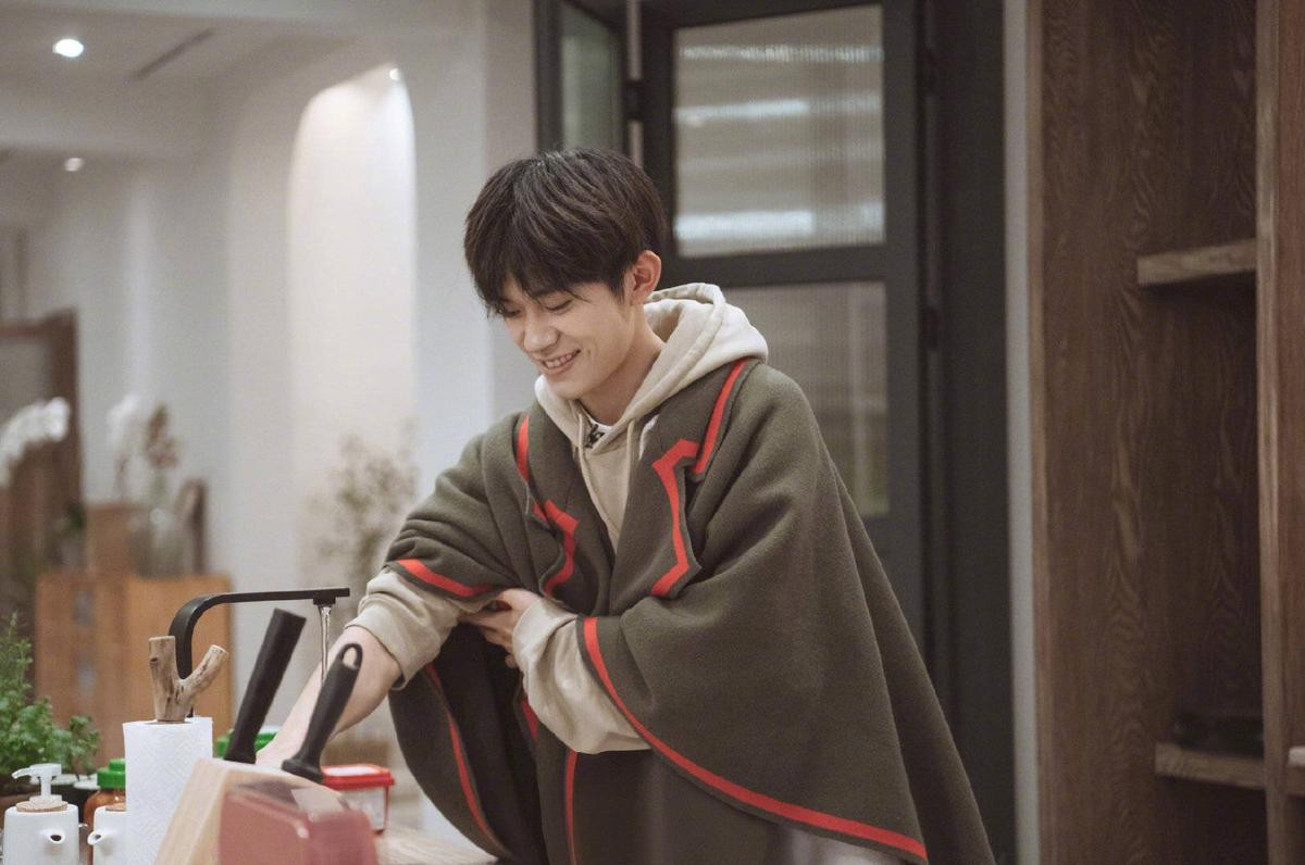 Nín thở trước nụ cười tỏa sáng của Dịch Dương Thiên Tỉ (TFBOYS): Nam thần sở hữu đồng điếu vô giá của Cbiz! Ảnh 18