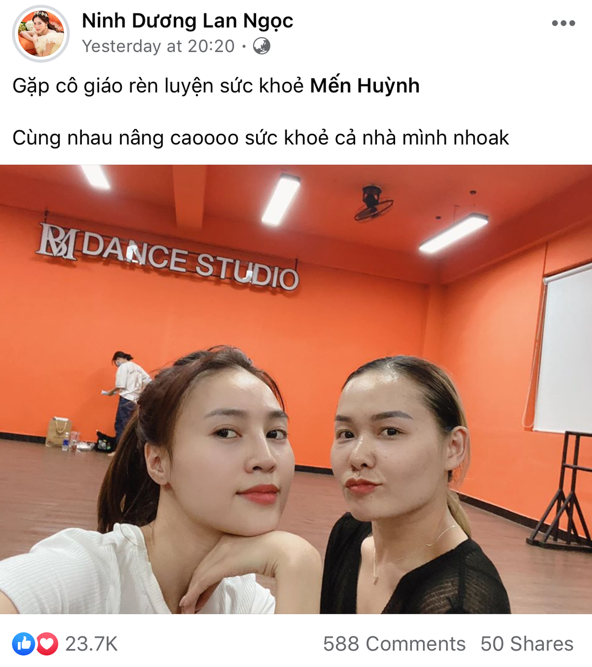 'Ế show' mùa dịch Covid-19, sao Việt ở nhà: Sơn Tùng chăm livestream, Đức Phúc nấu ăn, Lan Ngọc - Erik luyện nhảy Ảnh 5