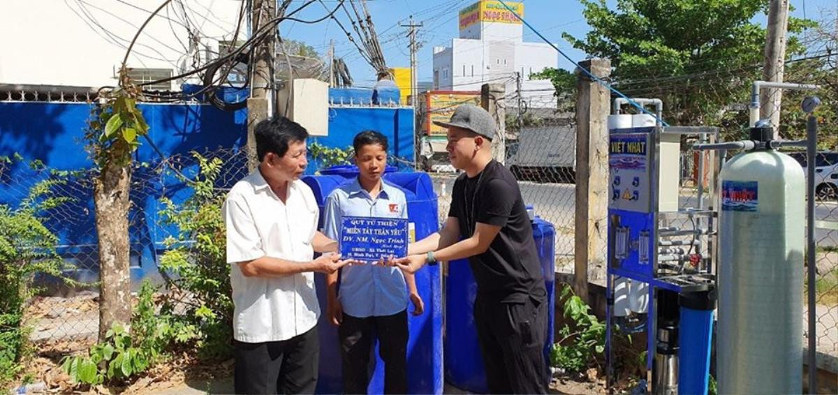 Ngọc Trinh gây quỹ từ thiện 'Miền Tây Thân Yêu' tặng máy lọc nước mặn cho người dân chịu hạn Ảnh 7