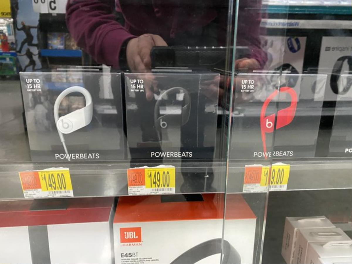 Tai nghe PowerBeats 4 của Apple bất ngờ xuất hiện, có 3 màu khác nhau Ảnh 1