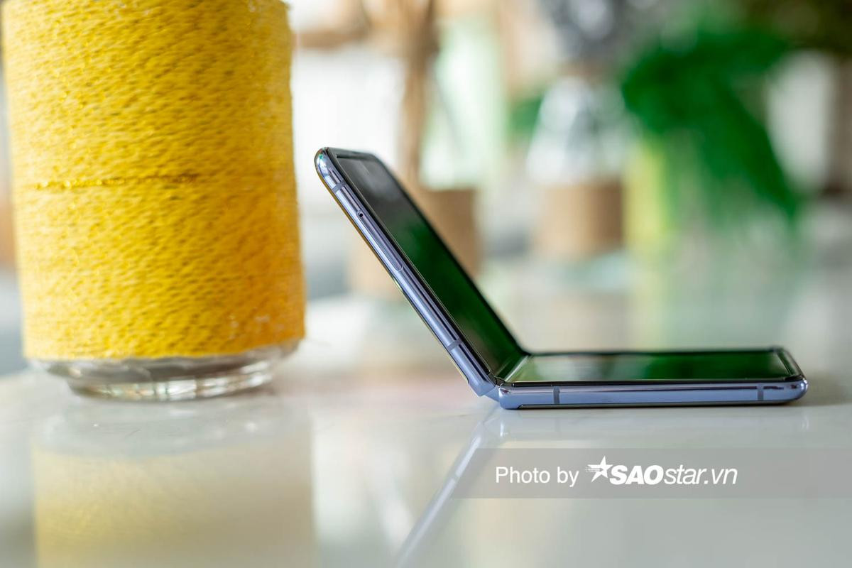 Đánh giá Galaxy Z Flip: Smartphone 'độc lạ' nhất đầu năm 2020 Ảnh 3