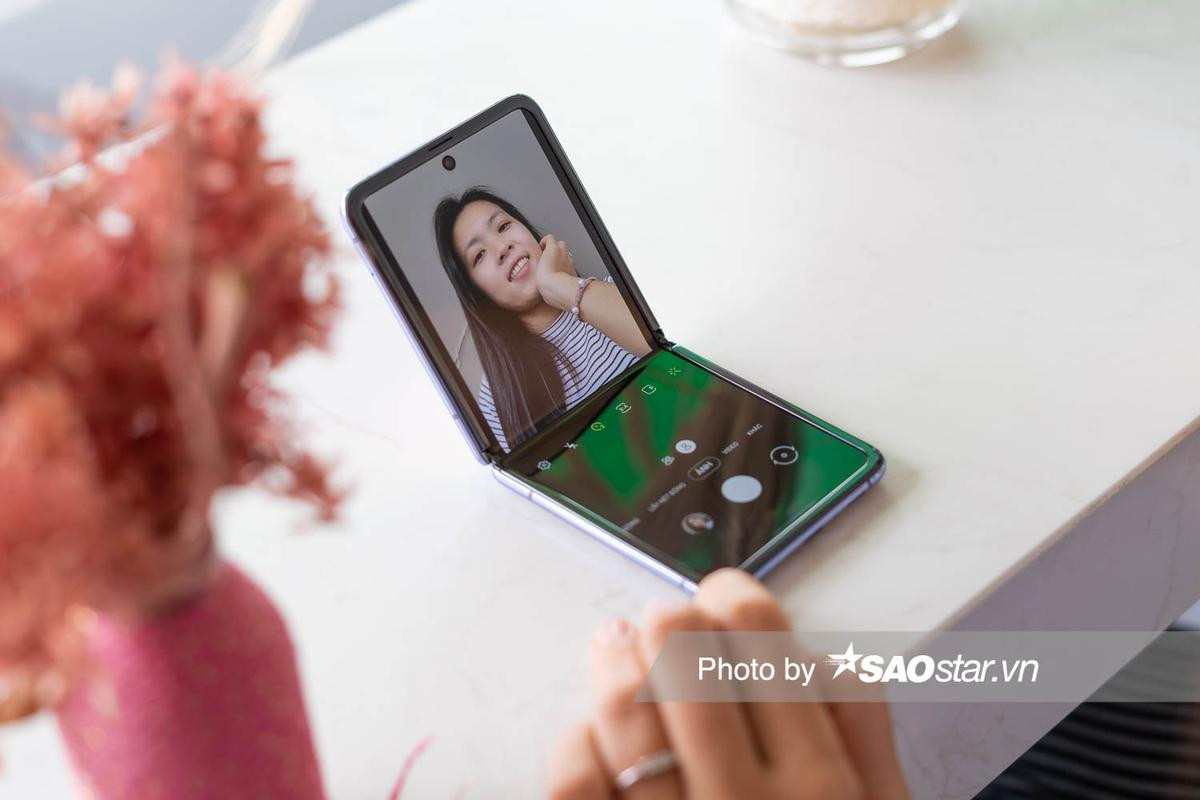 Đánh giá Galaxy Z Flip: Smartphone 'độc lạ' nhất đầu năm 2020 Ảnh 17