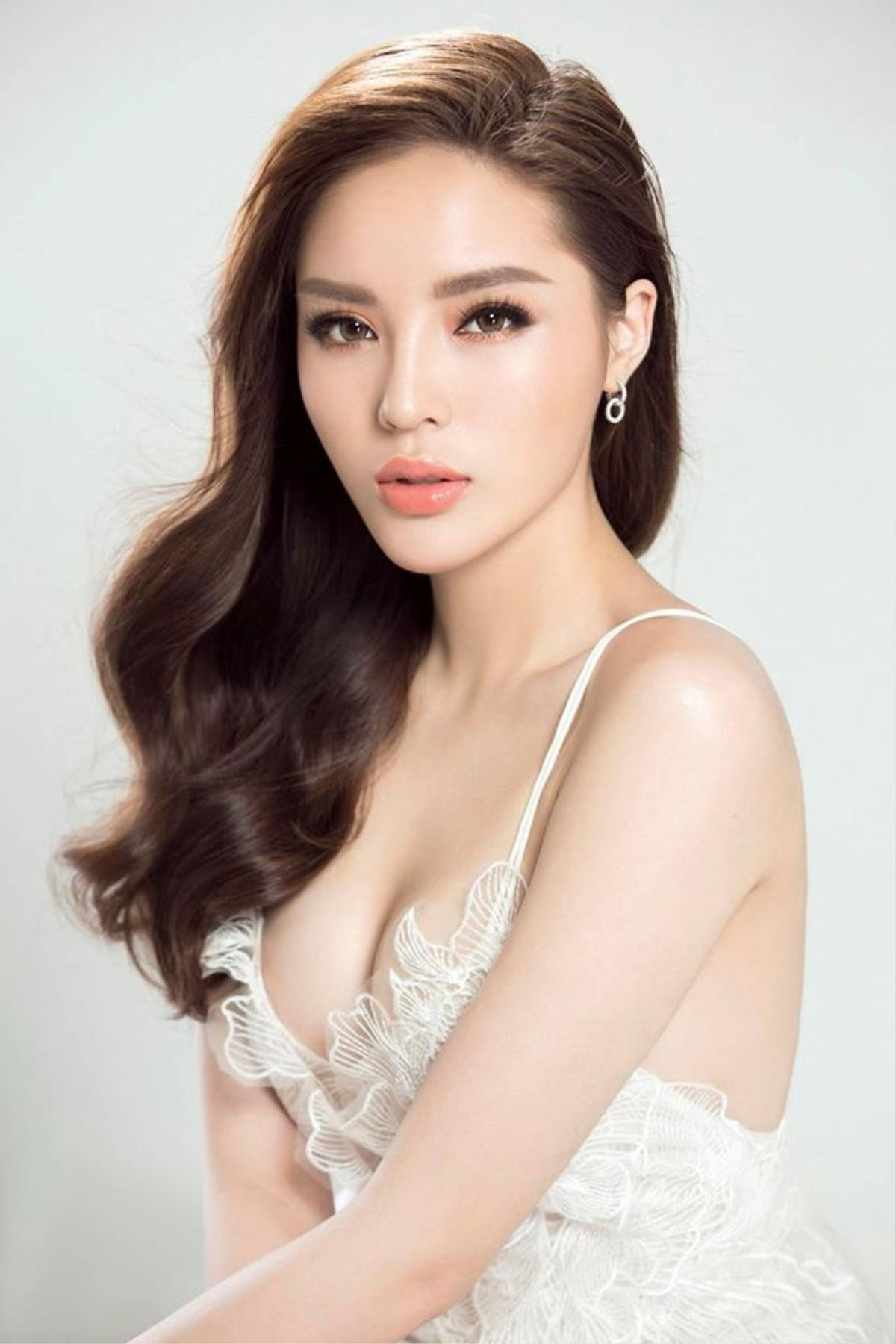 Fan đồng loạt tiến cử Thúy Vân thi Miss World, Lương Thùy Linh thi Miss International 2020 Ảnh 9