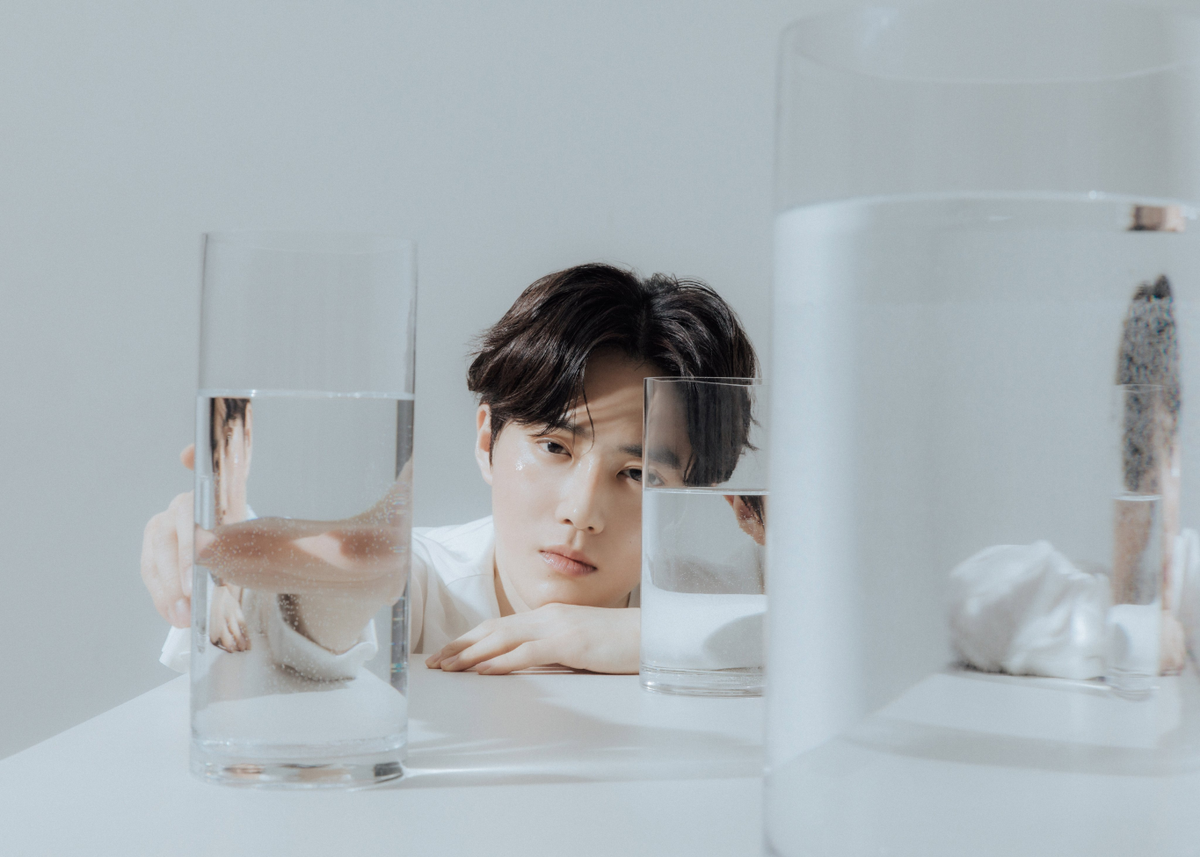 Fan 'truy lùng' danh tính nữ ca sĩ hợp tác trong album solo 'Self-Portrait' của Suho (EXO): Từng collab với trưởng nhóm BTS Ảnh 3