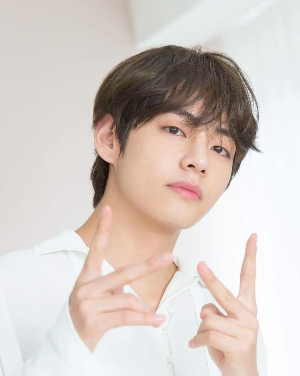 V (BTS) khoe thoáng qua cơ bắp trong bức ảnh chỉ tồn tại trong 30 giây, nhưng đủ làm fans chết chìm trong phấn khích! Ảnh 6