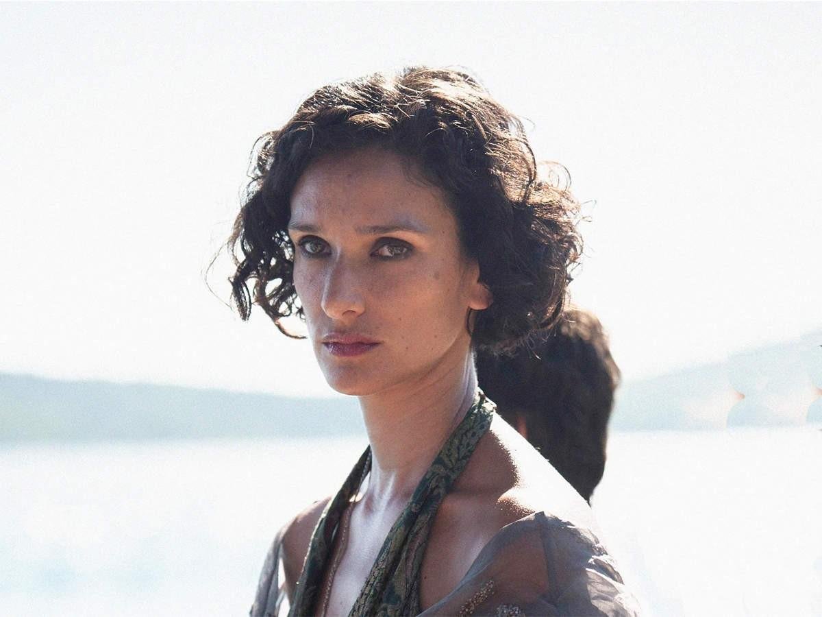 Indira Varma - diễn viên Game of Thrones dương tính với COVID-19, có tiếp xúc với ‘Mẹ Rồng’ Emilia Clarke Ảnh 2