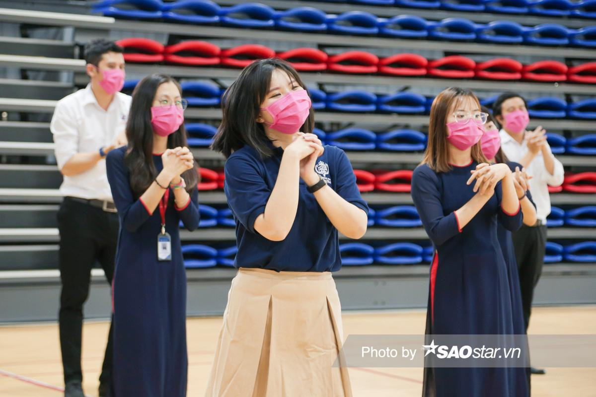 Thầy cô giáo tích cực dạy học trực tuyến cùng học sinh vững vàng kiến thức vượt đại dịch Ảnh 11