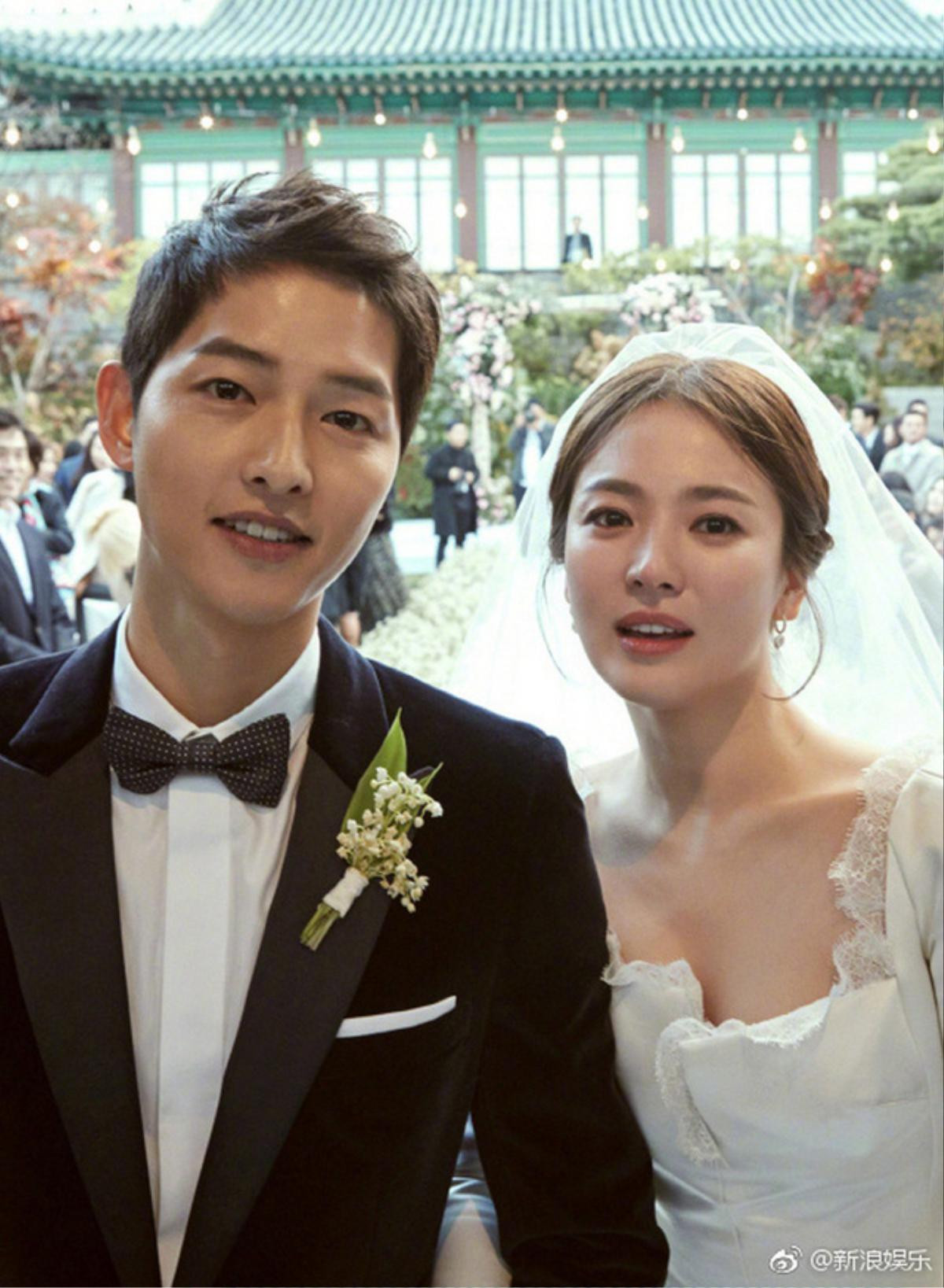 Song Joong Ki tự cách ly vì Covid-19, Song Hye Kyo khoe sắc trên MXH Ảnh 8