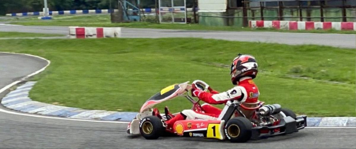 Lâm Chí Dĩnh dẫn cậu cả Kimi đi đua go-karting cho 'đỡ ghiền' Ảnh 6